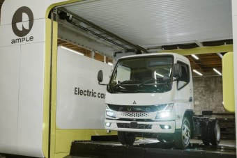 Villámgyorsan cserélnék a teherautók akksiját