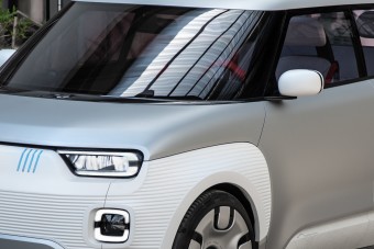 Kiüthetik a nyeregből a Daciát