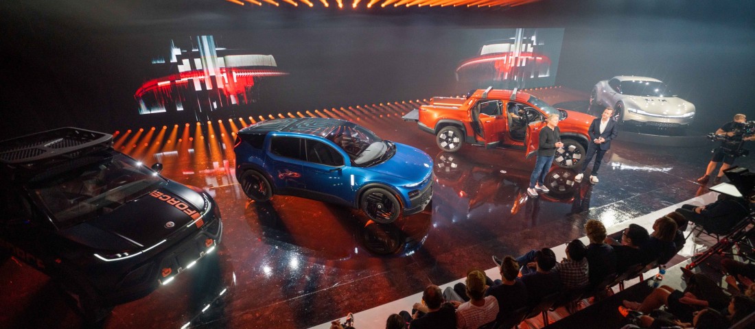 Ötüléses elektromos kabrió érkezik