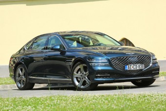 Új luxusautók terjednek Magyarországon