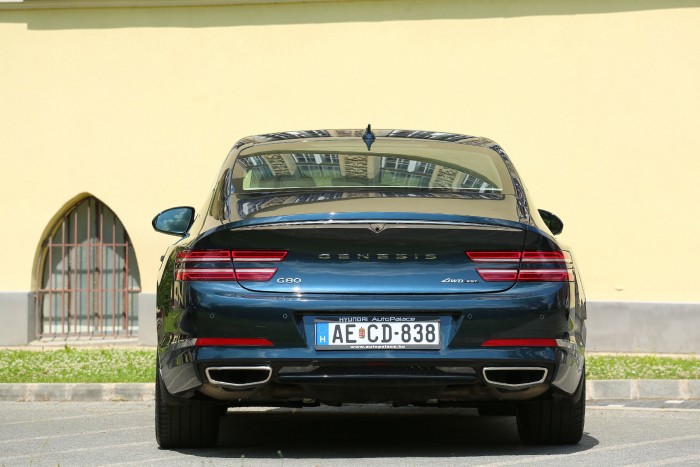 Új luxusautók terjednek Magyarországon 21