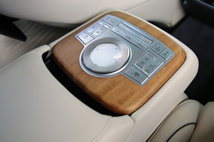 Új luxusautók terjednek Magyarországon 17