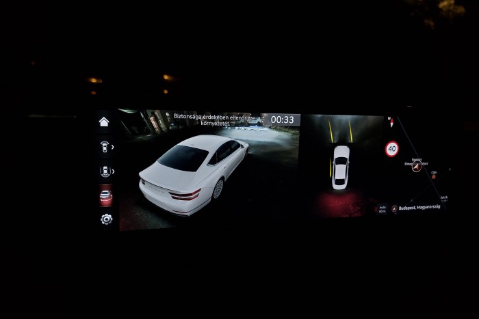 Új luxusautók terjednek Magyarországon 13