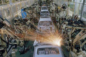 Vegyél autógyárat 178 milliárdért