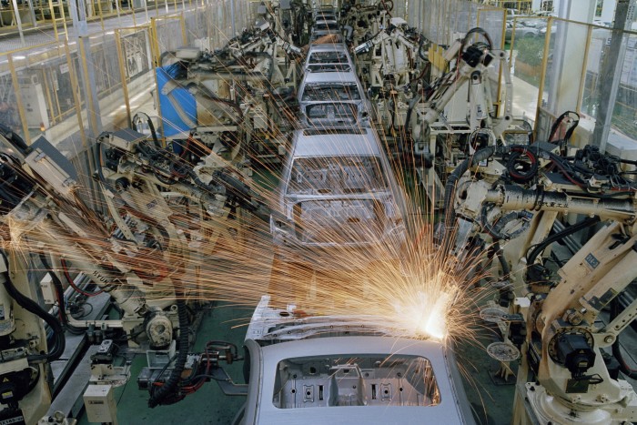 Vegyél autógyárat 178 milliárdért