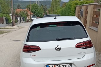 Zseniális rendszám egy Volkswagenen