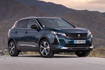 Újabb villamosított hajtáslánc a Peugeot-tól