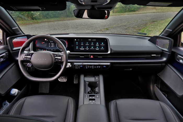 Ilyen, amikor egy villanyautó elég tökös 9