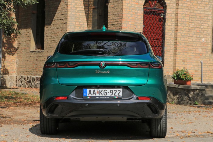 Az átlagos autóvásárlók fejét tekerné el az új Alfa Romeo 17