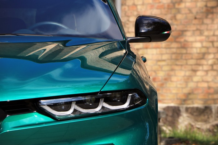 Az átlagos autóvásárlók fejét tekerné el az új Alfa Romeo 6