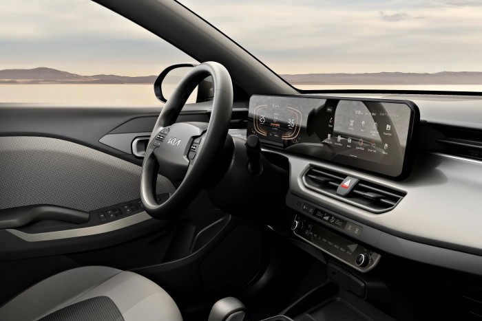 Négyajtós kis testvért kap a Kia Ceed 6 | Vezess Négyajtós kis testvért kap a Kia Ceed 6