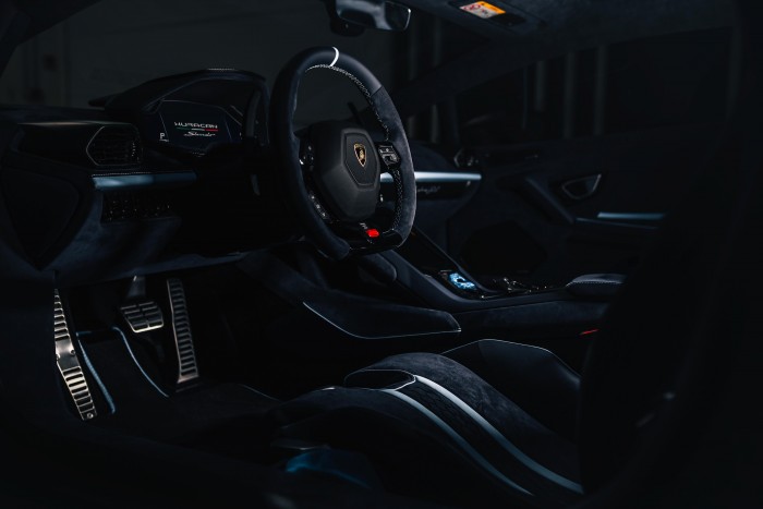 Absztrakt festménybe burkolták ezt az autót 7