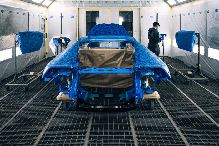 Absztrakt festménybe burkolták ezt az autót 6