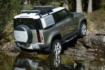 Elektromos kis testvért kap a Land Rover Defender