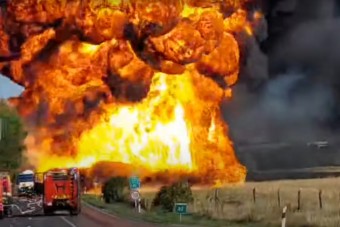 Új felvételen a Székesfehérvárnál felcsapó lángoszlop