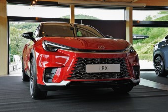 Luxuskisautót mutatott be itthon a Lexus