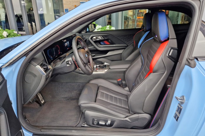 BMW, amiben feláras a kézi váltó – Itt az M2 11