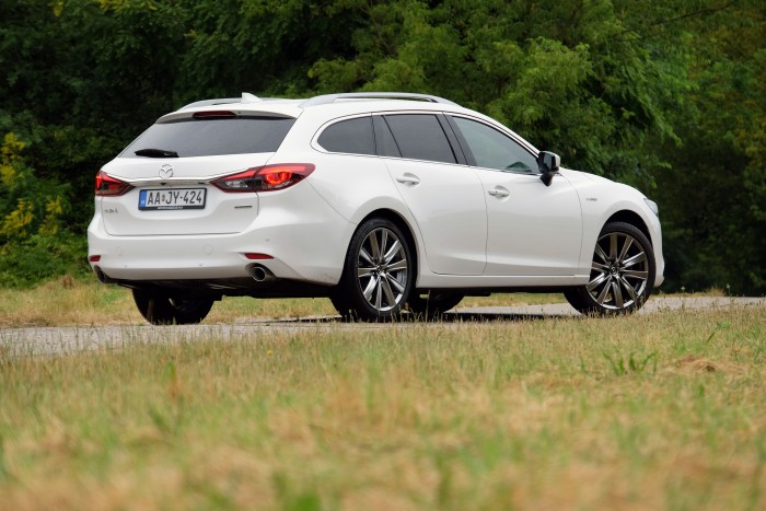 Modern autó, a régi szép idők minden erényével 9