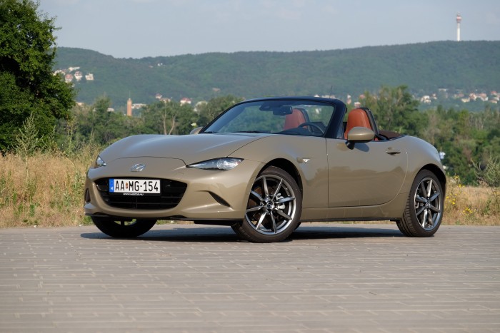 Mindent megad, amit csak akarhatsz egy autótól 12