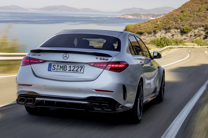 Csak pletyka volt a V8-asok visszatérése, hivatalosan cáfolt a Mercedes