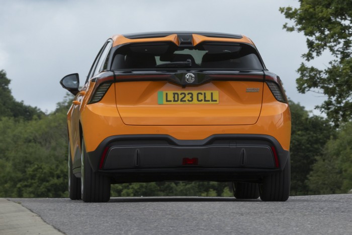 Újabb villanyautó megy 500 km felett egy töltéssel 6