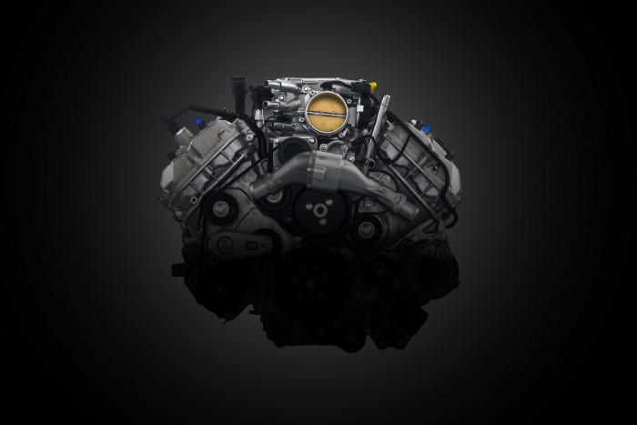 Ez a Ford Porschékkal vetekszik, Ferrarit reggelizik 9