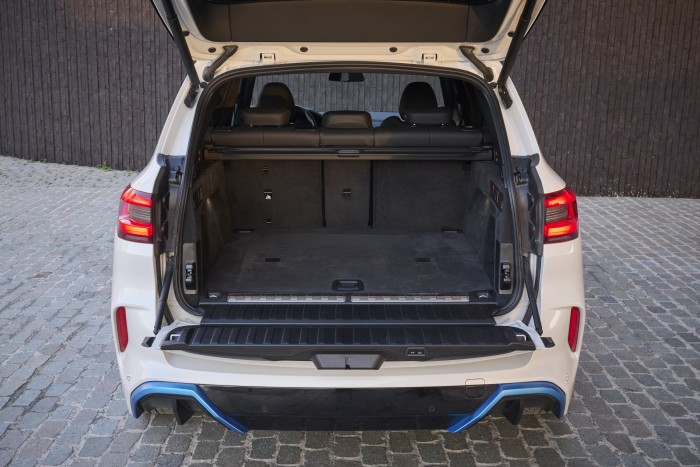 Vízköpő BMW-k járják be Európát 8