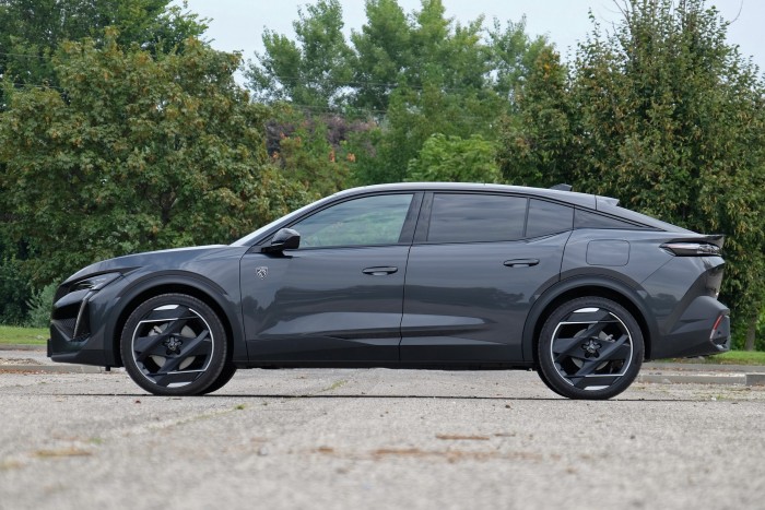 Francia különc, sportos szerkóban – Peugeot 408 GT 8