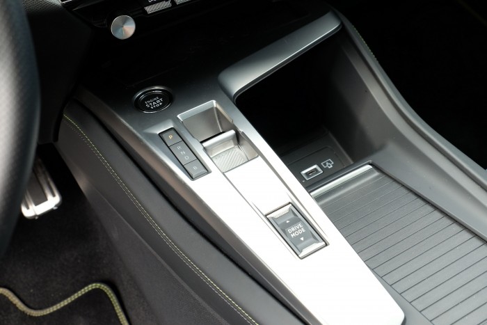 Francia különc, sportos szerkóban – Peugeot 408 GT 14