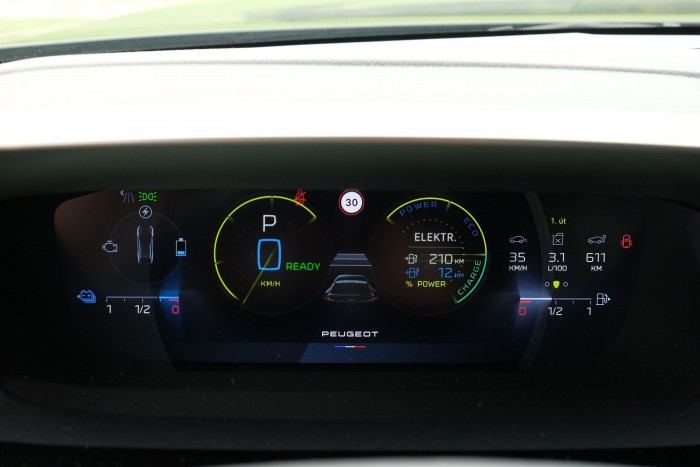 Francia különc, sportos szerkóban – Peugeot 408 GT 15