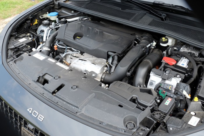 Francia különc, sportos szerkóban – Peugeot 408 GT 12