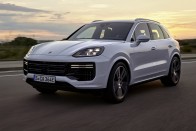 Nem volt még ennél erősebb, gyorsabb, drágább Porsche SUV 15