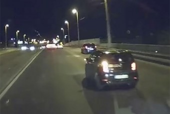 Ráváltotta a sávot a mentőre az Árpád hídon, simán elhúzott