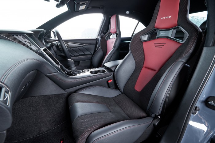 420 lóerős szedánt villantott a Nissan 12