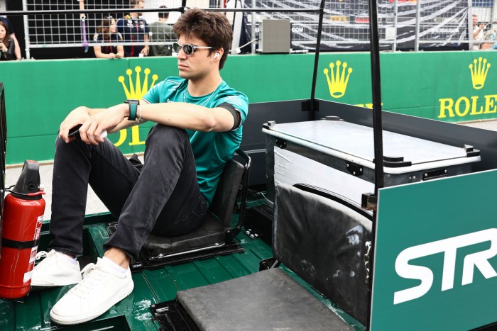 Kirúghatatlan az F1 legszürkébb pilótája