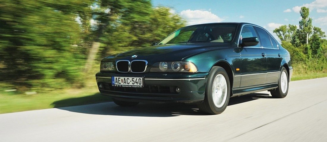 Smaragd a kacatok között ez a hazai BMW