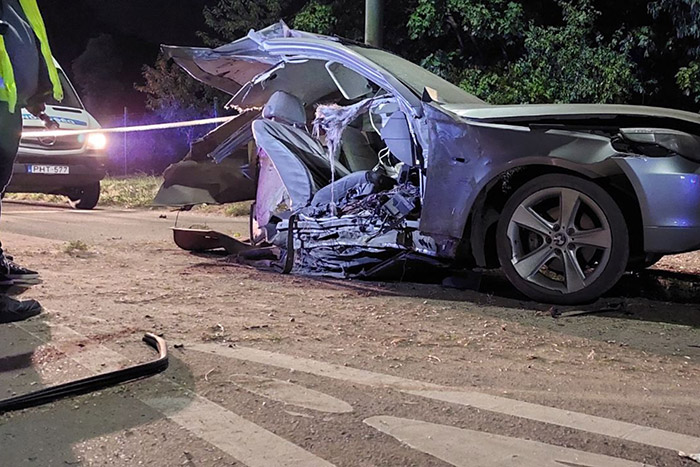 Gyorsabb akart lenni a mentőnél Dunaújvárosban, ketten meghaltak