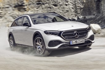 Magasan hordja az orrát a legdögösebb E-osztály