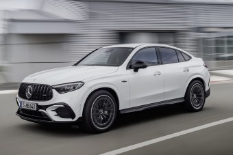 Sportkocsiként gyorsul ez a kéttonnás terepkupé