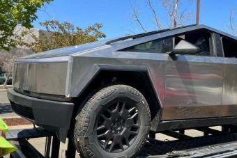 Röhögnek rajta és imádják: ezért nagy durranás a Tesla Cybertruck