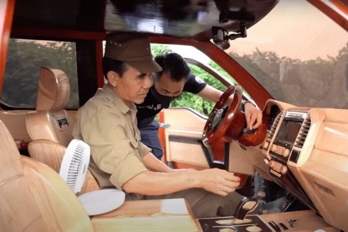 Hiába a videó és a fotók, alig hisszük el, hogy ez az autó fából készült 3