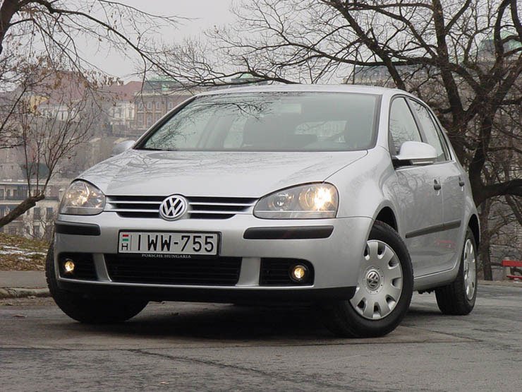 Ez a Golf bizonyítja, hogy minden családi típusban elférne egy öthengeres motor 2 Ez a Golf bizonyítja, hogy minden családi típusban elférne egy öthengeres motor 2