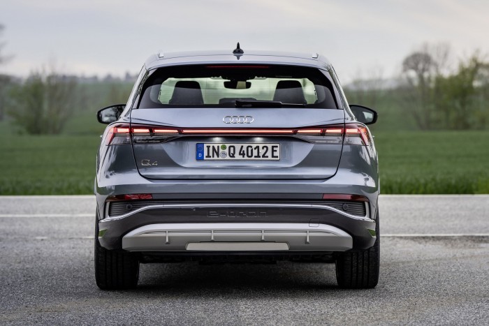 Egyedi hangon énekel a gyalogosoknak az új Audi 10