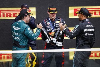 Alonso: Hamilton mindannyiunknál gyorsabb