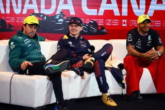 F1: Alonso egyszerre szólt be Hamiltonnak és Verstappennek