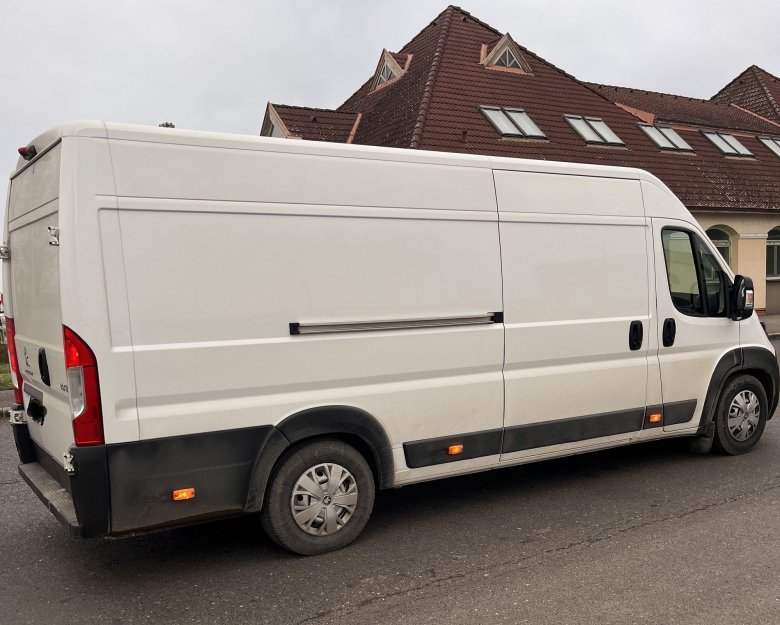 A magyar–román határon akadnak meg a Romániába tartó túlsúlyos járművek 2