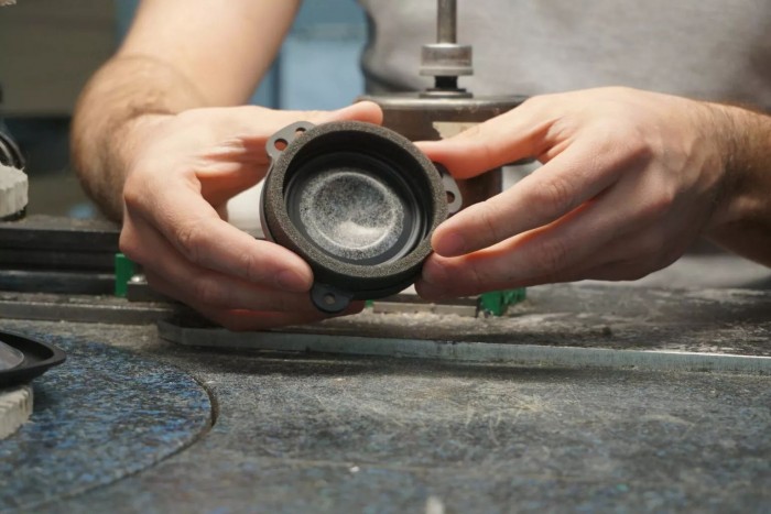 Kéj a fülnek a Bentley hifirendszere, de el is kérik érte egy új Octavia árát 3