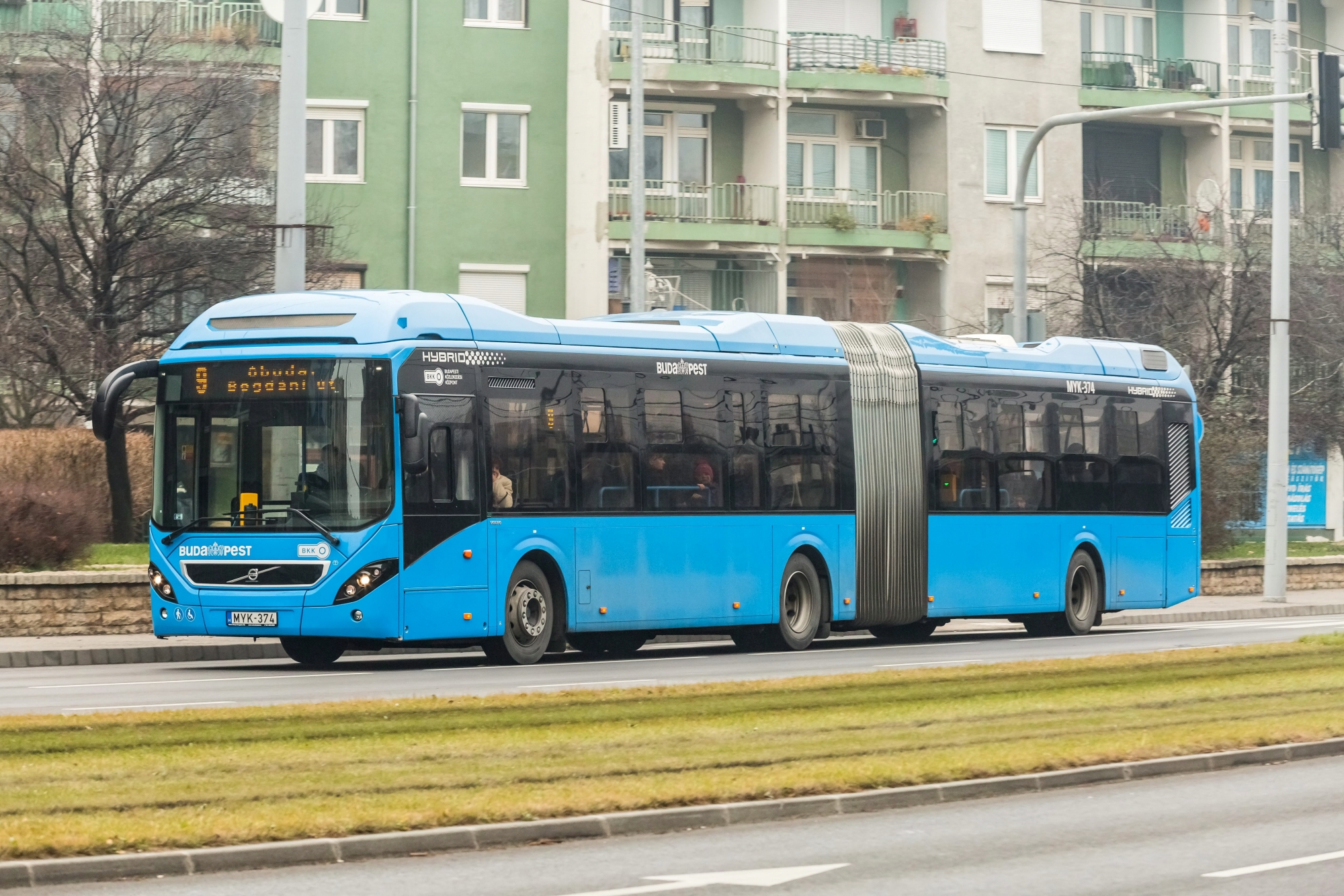Újraélesztett egy idős nőt a BKV buszvezetője