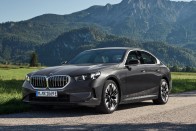 Végre sorhatost kap a BMW 5-ös 55