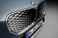 Bemutatta legolcsóbb villanyautóját a BMW 22